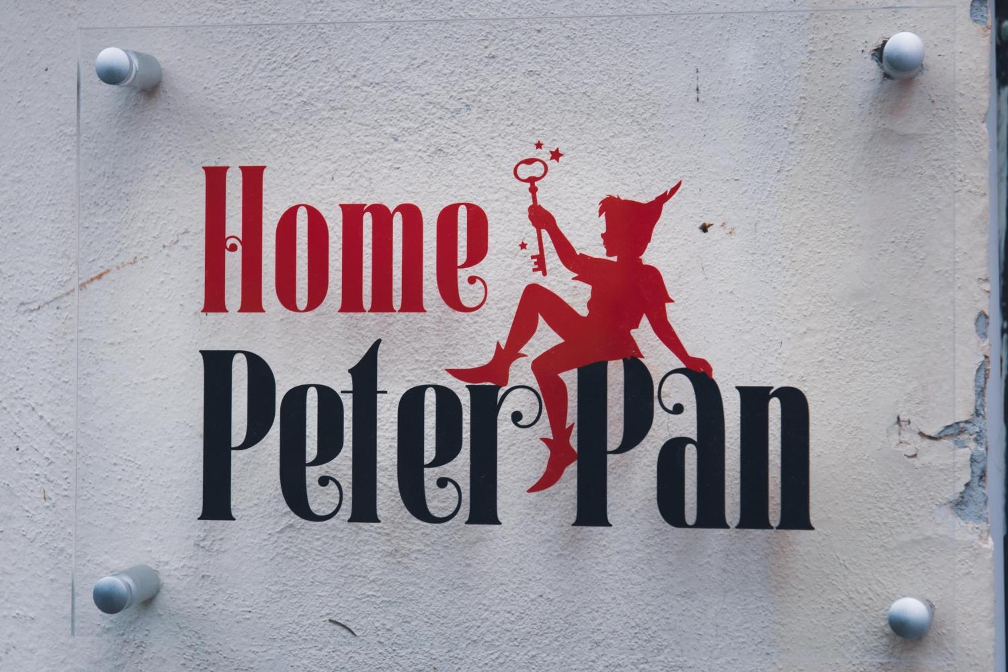 Home Peterpan, B&B Direttamente Sulla Piazza Casal Fiumanese Exterior photo